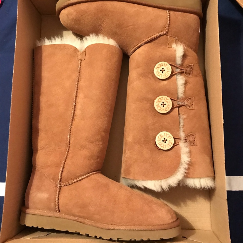 BRAND NEW UGGS